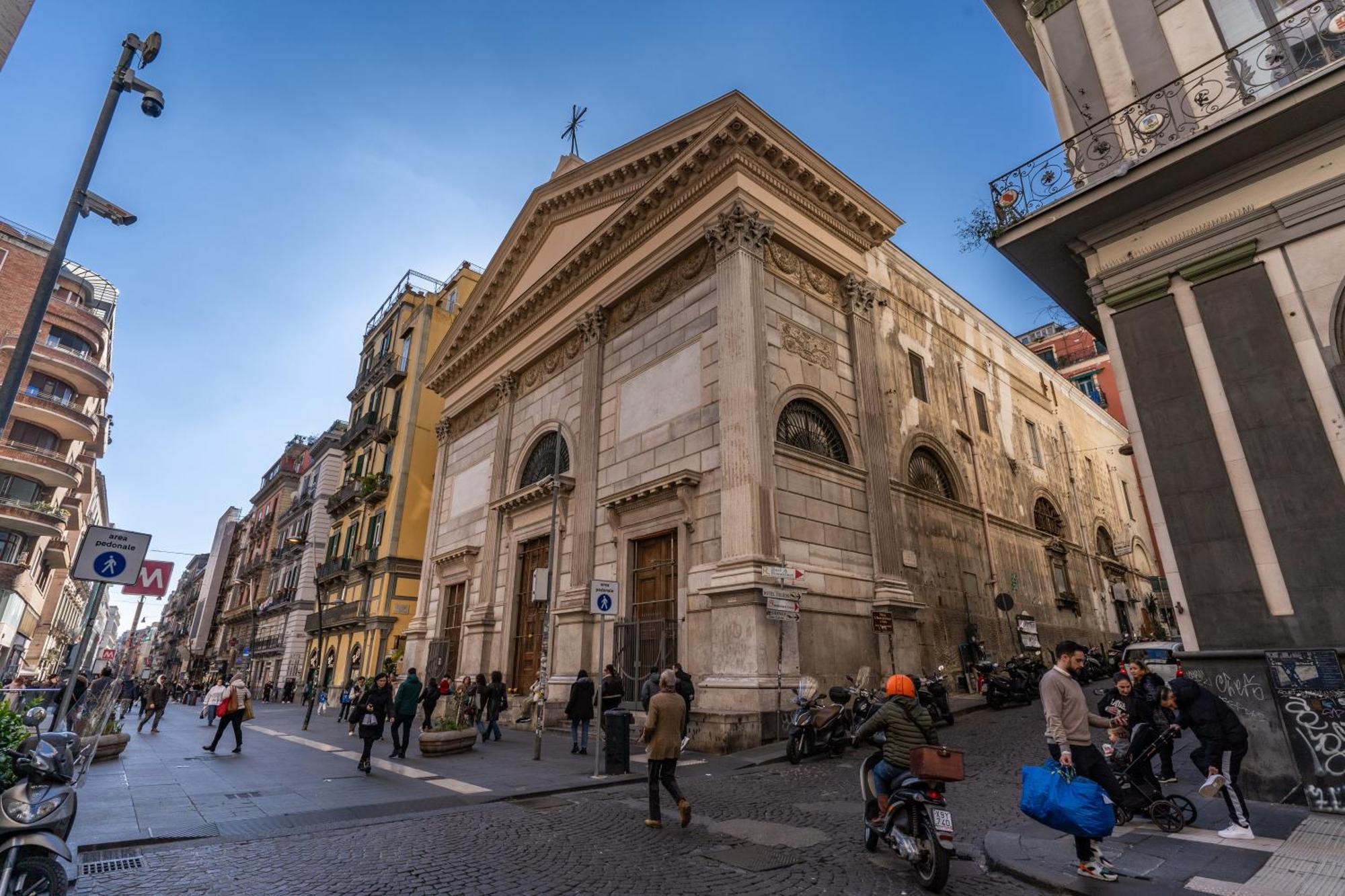 Due Porte A Toledo * Napoli